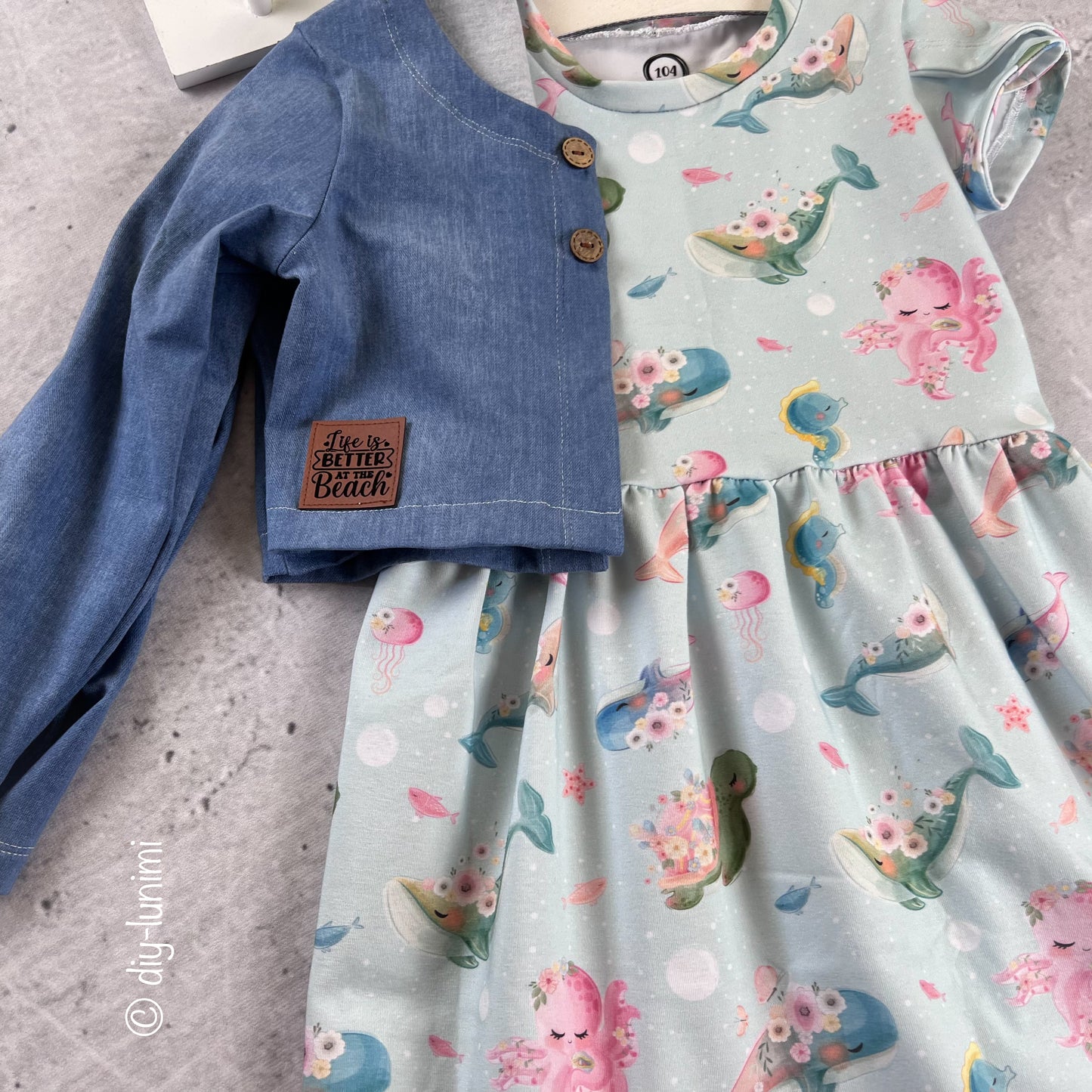 Lederlabel "Life is better..." 4 x 4 cm